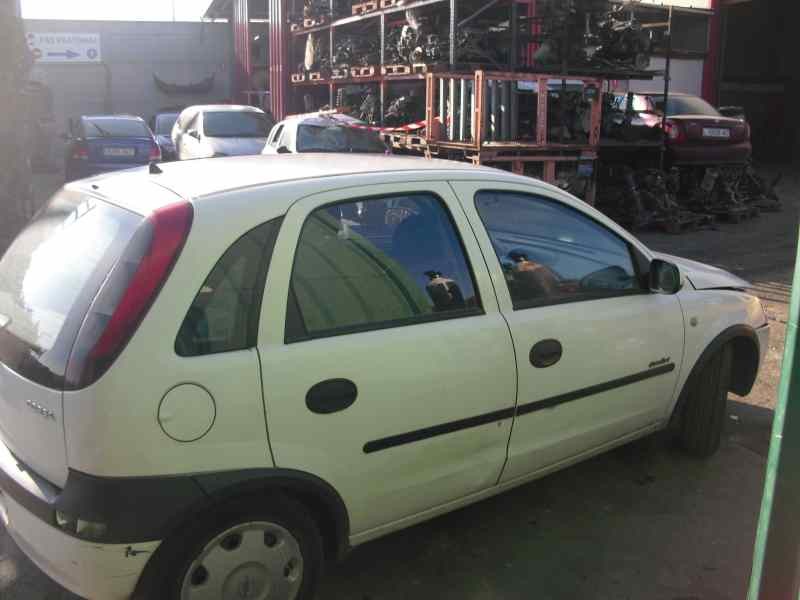 opel corsa c del año 2000