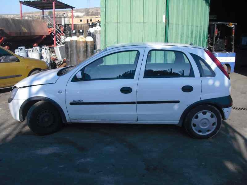 opel corsa c del año 2000