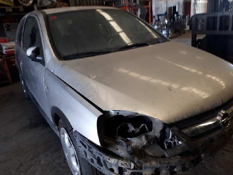opel corsa c del año 2004
