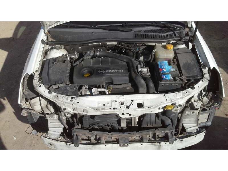 opel astra h berlina del año 2004