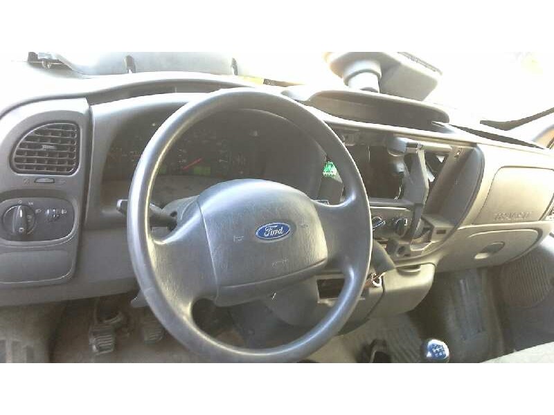 ford transit caja cerrada, corta (fy) (2000 =>) del año 2004