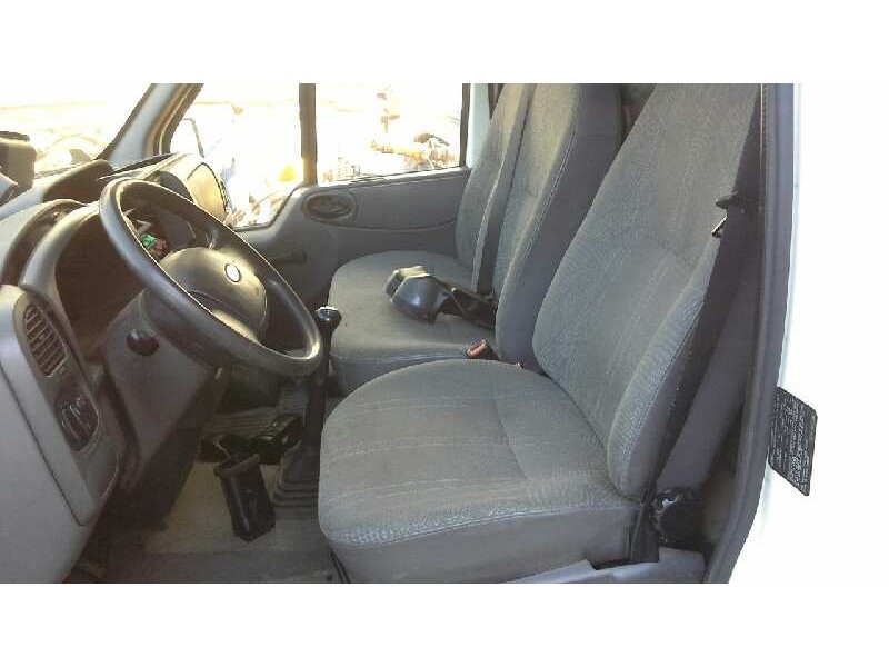 ford transit caja cerrada, corta (fy) (2000 =>) del año 2004