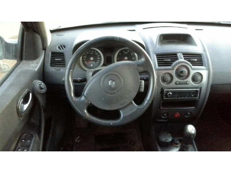 renault megane ii classic berlina del año 2005
