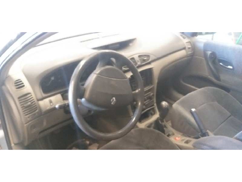 renault laguna ii (bg0) del año 2001