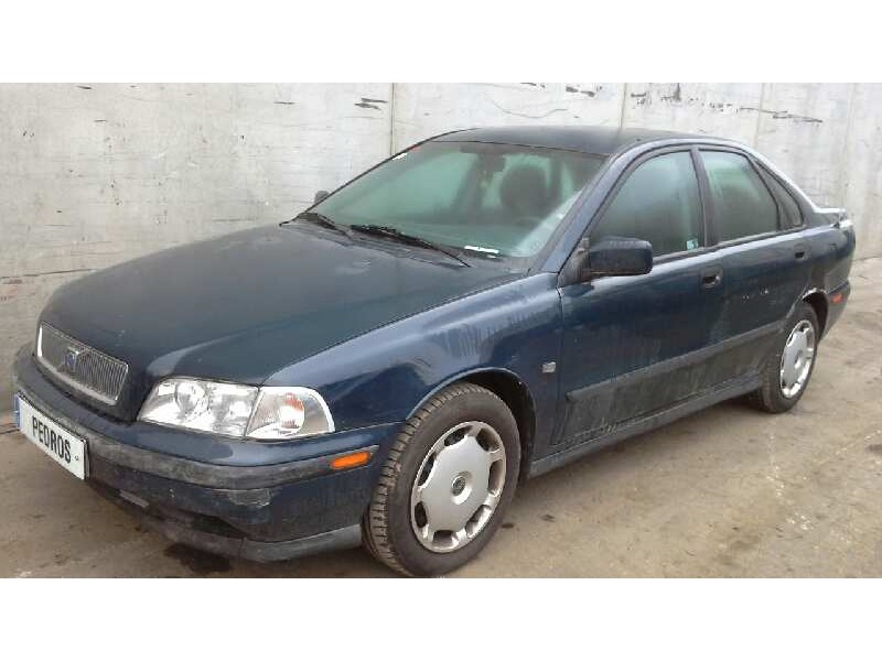 volvo s40 berlina del año 2001