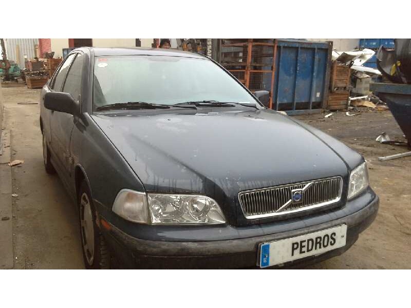volvo s40 berlina del año 2001