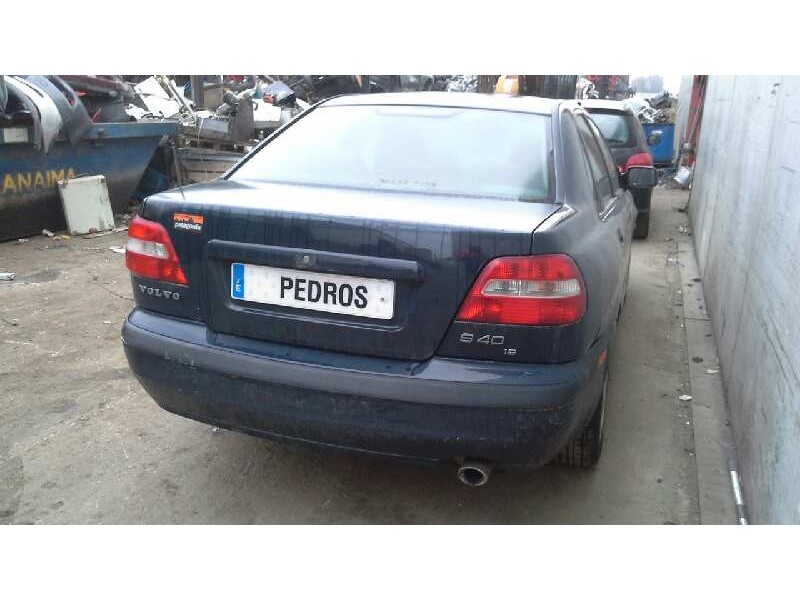 volvo s40 berlina del año 2001