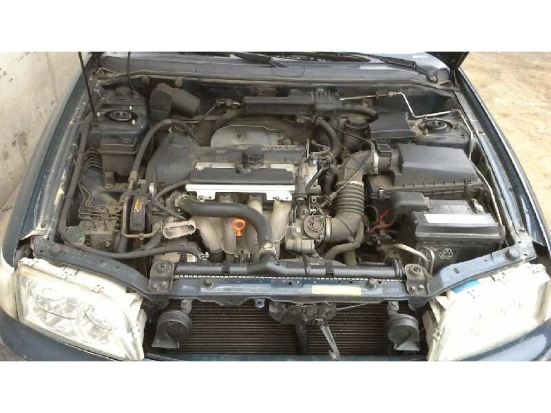 volvo s40 berlina del año 2001