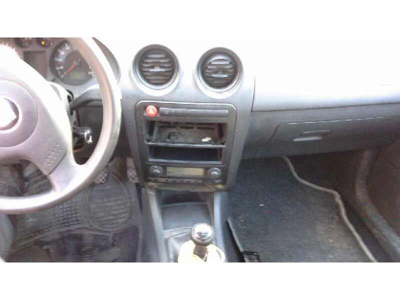 seat ibiza (6l1) del año 2005