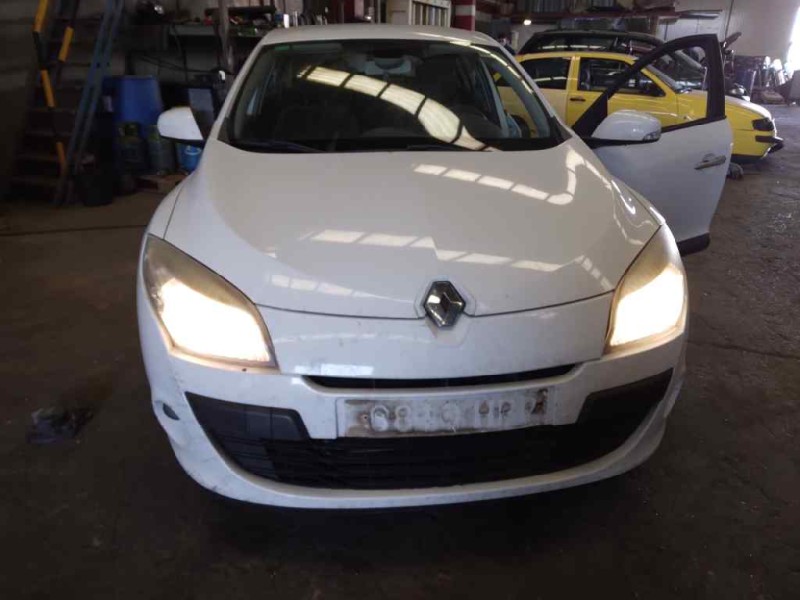 renault megane iii berlina 5 p del año 2011