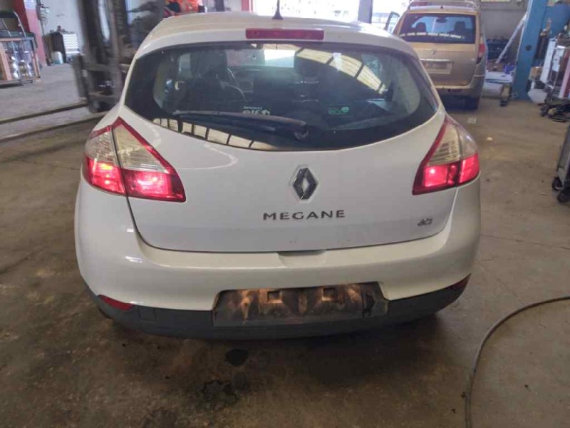 renault megane iii berlina 5 p del año 2011