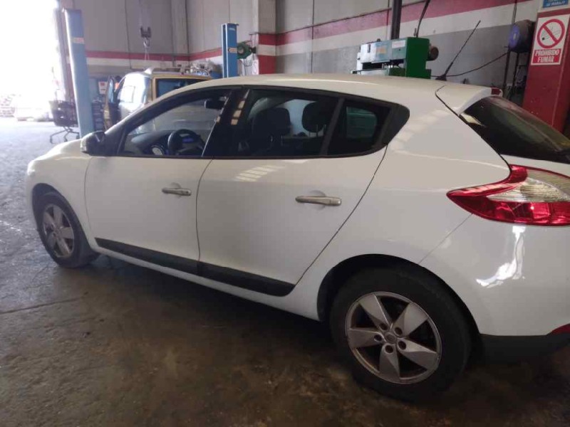 renault megane iii berlina 5 p del año 2011