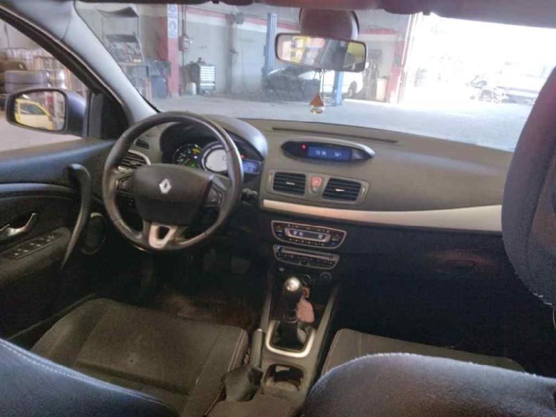 renault megane iii berlina 5 p del año 2011