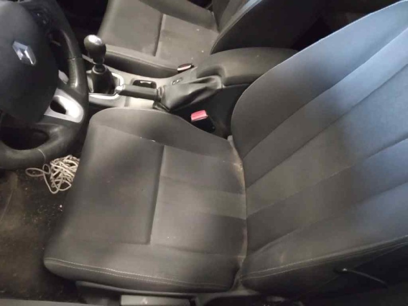 renault megane iii berlina 5 p del año 2011