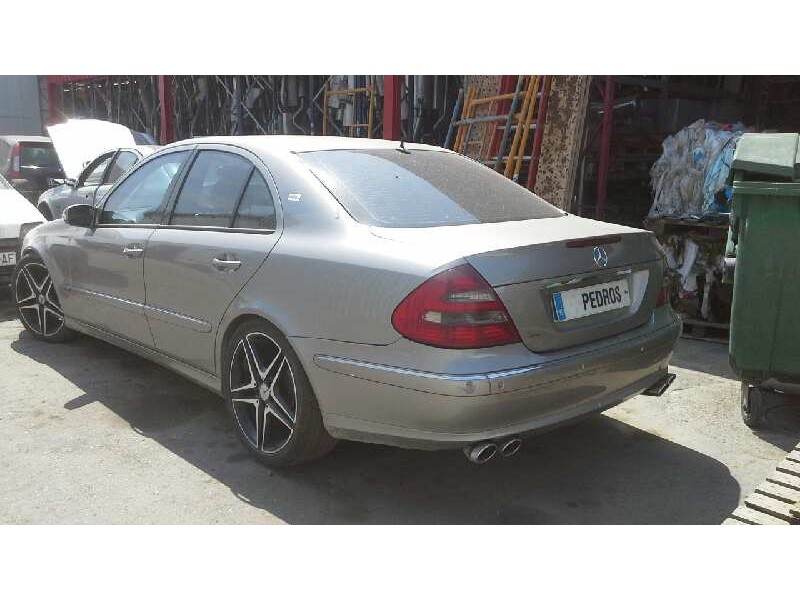 mercedes-benz clase e (w211) berlina del año 2003