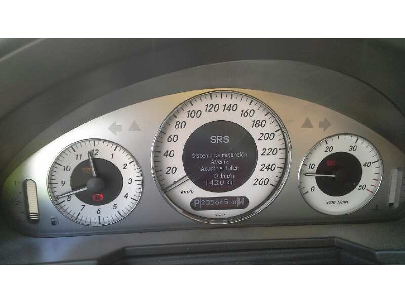 mercedes-benz clase e (w211) berlina del año 2003