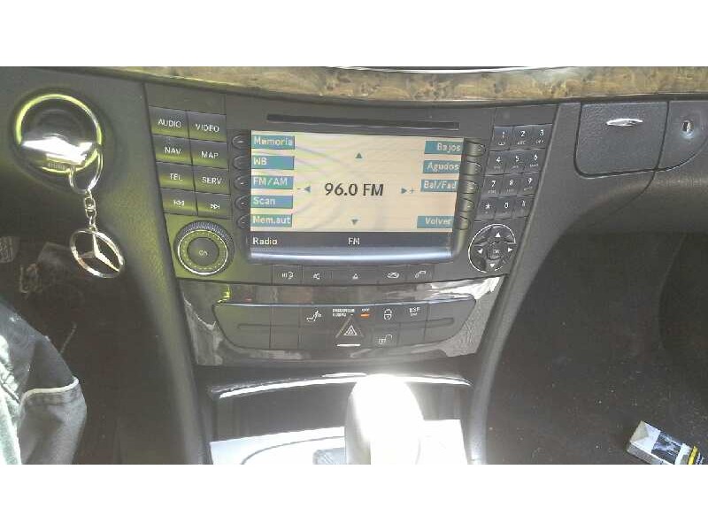 mercedes-benz clase e (w211) berlina del año 2003