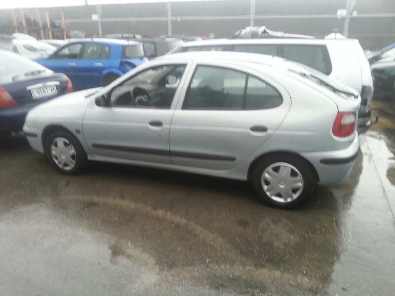 renault megane i fase 2 berlina (ba0) del año 2001