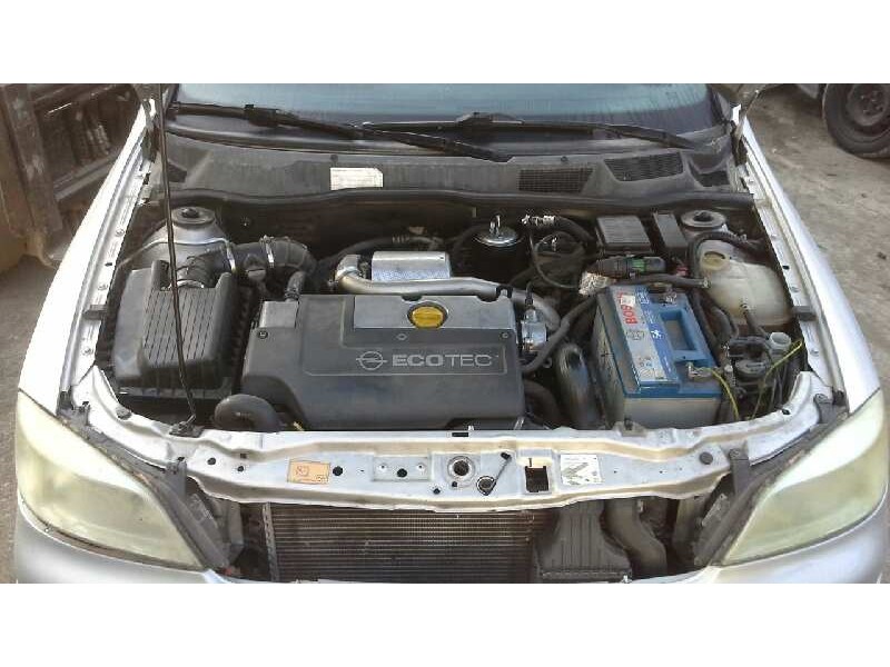 opel astra g berlina del año 2001