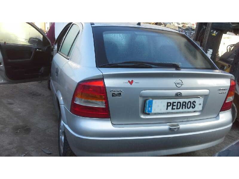 opel astra g berlina del año 2001