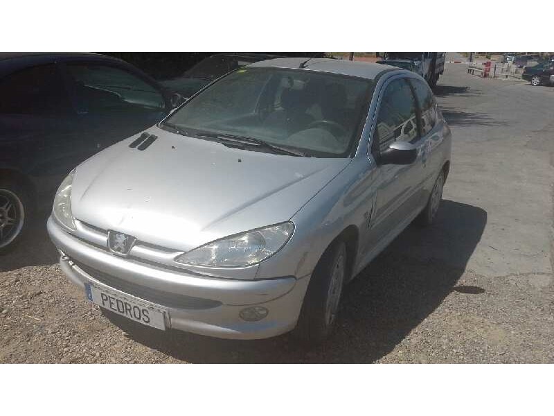 peugeot 206 berlina del año 1999