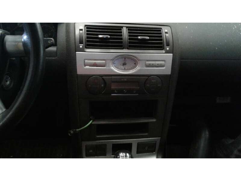 ford mondeo berlina (ge) del año 2004