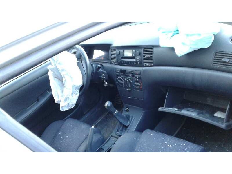 toyota corolla (e12) del año 2004