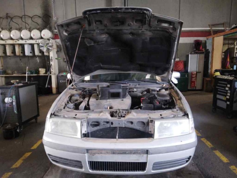 skoda octavia berlina (1u2) del año 2002