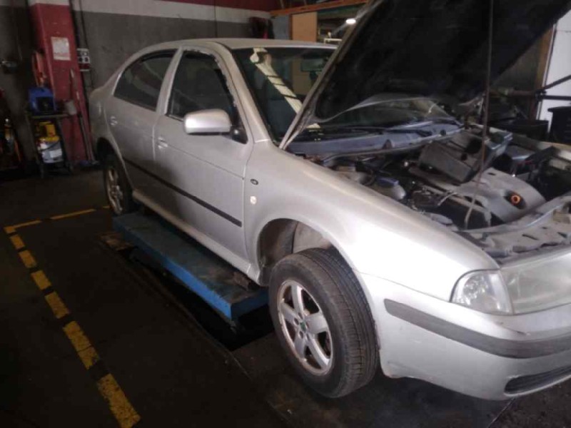 skoda octavia berlina (1u2) del año 2002
