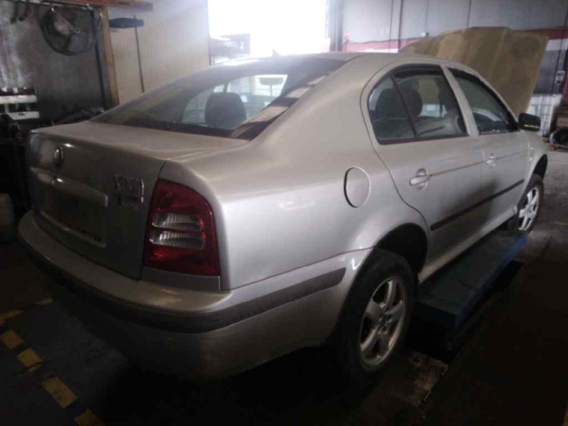 skoda octavia berlina (1u2) del año 2002