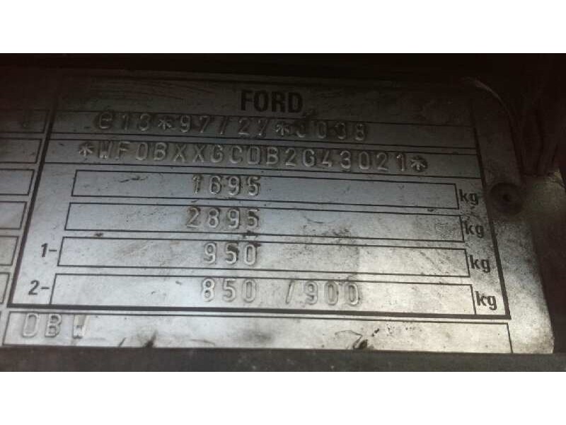 ford focus berlina (cak) del año 2003