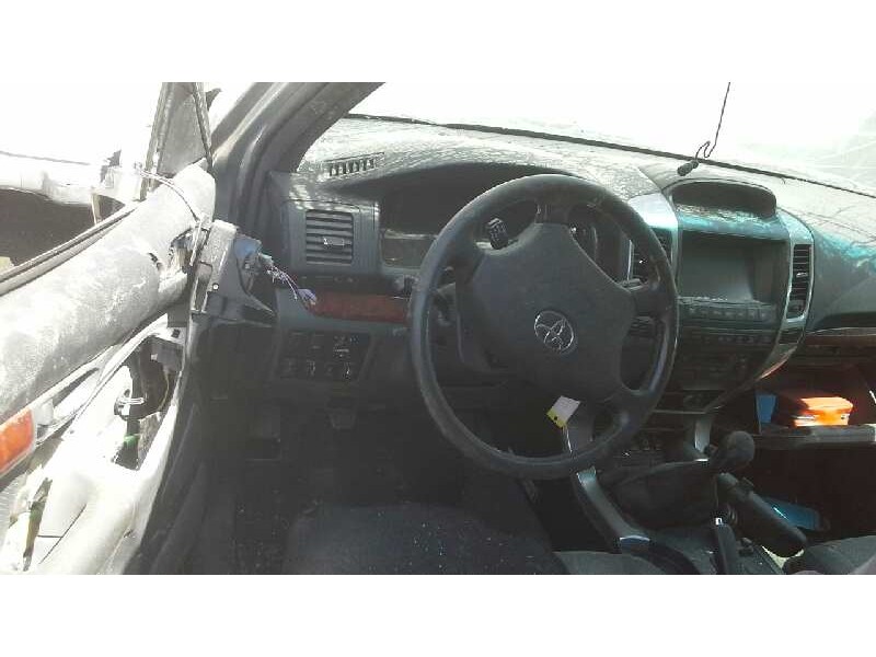 toyota land cruiser (j12) del año 2005