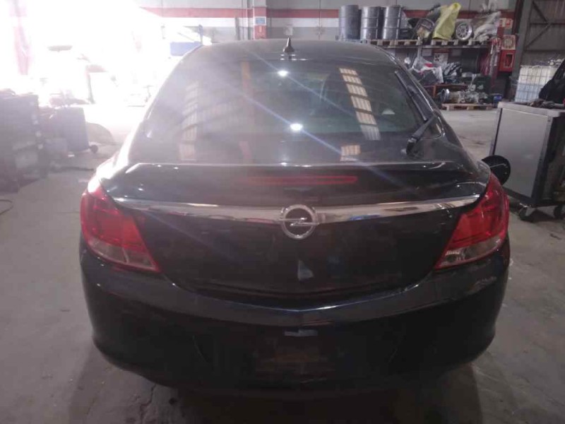 opel insignia berlina del año 2011