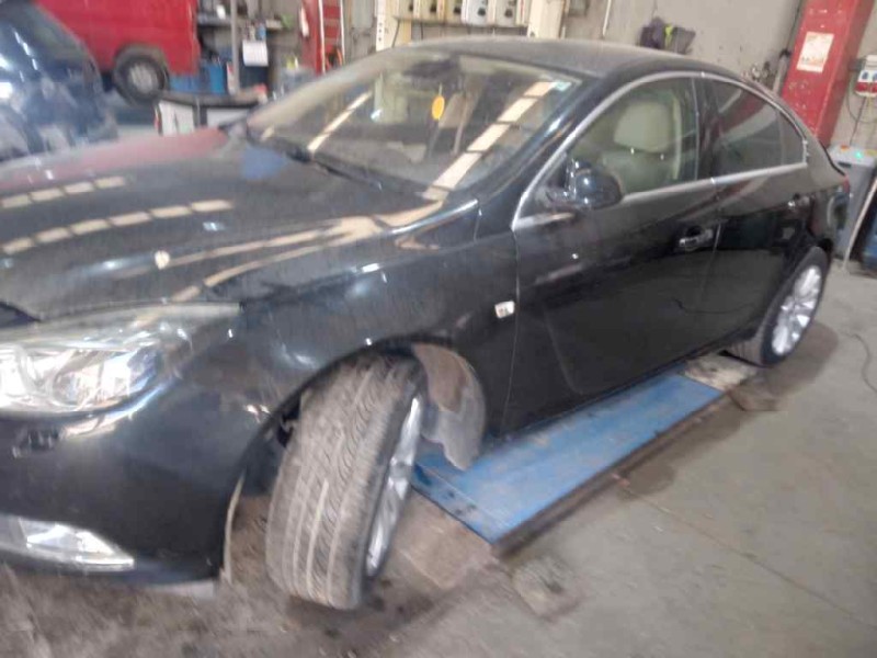 opel insignia berlina del año 2011