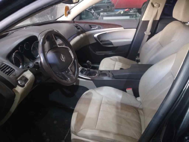 opel insignia berlina del año 2011