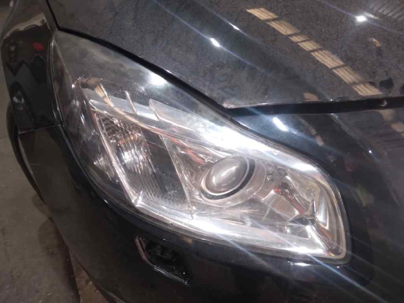 opel insignia berlina del año 2011