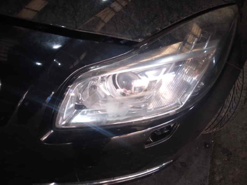 opel insignia berlina del año 2011