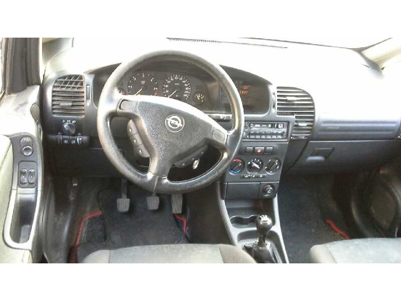 opel zafira a del año 2001