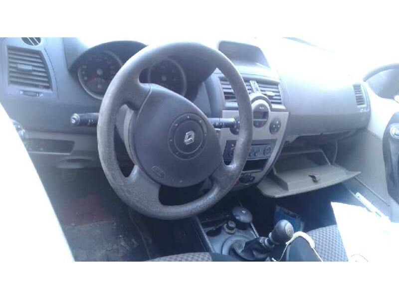 renault megane ii classic berlina del año 2003