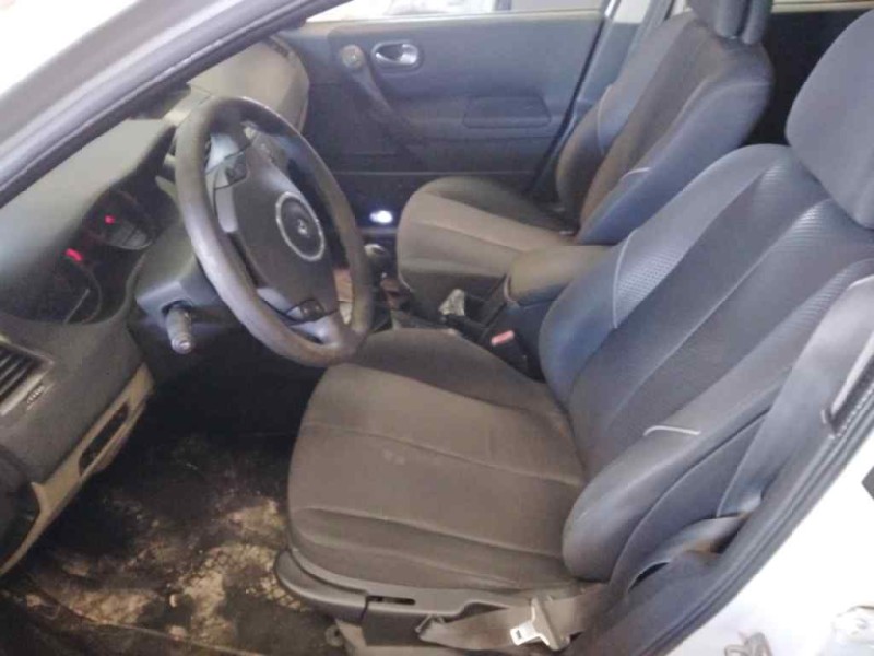 renault megane ii classic berlina del año 2007