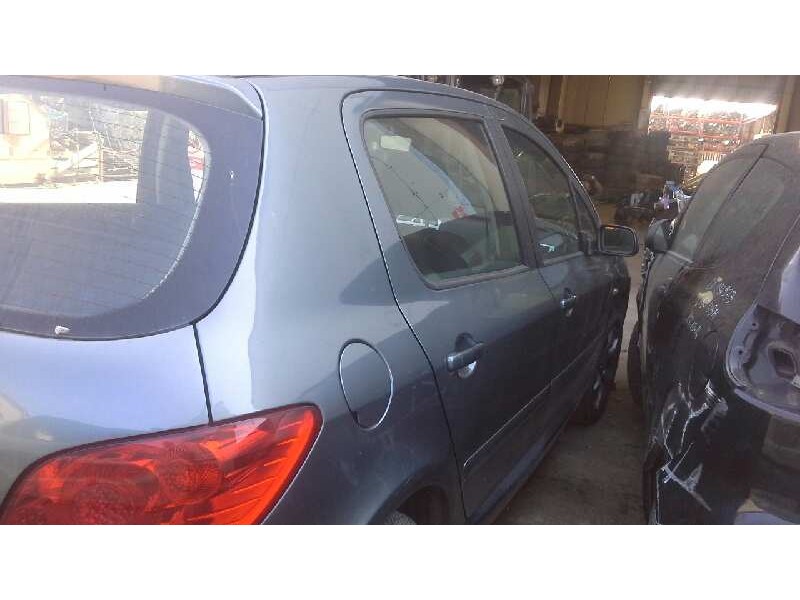 peugeot 307 berlina (s2) del año 2007