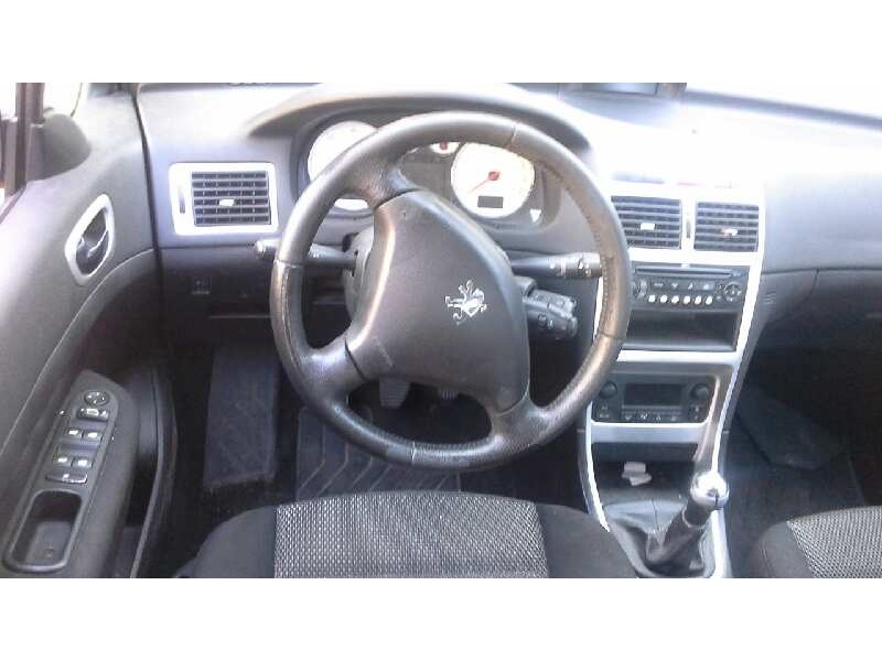 peugeot 307 berlina (s2) del año 2007