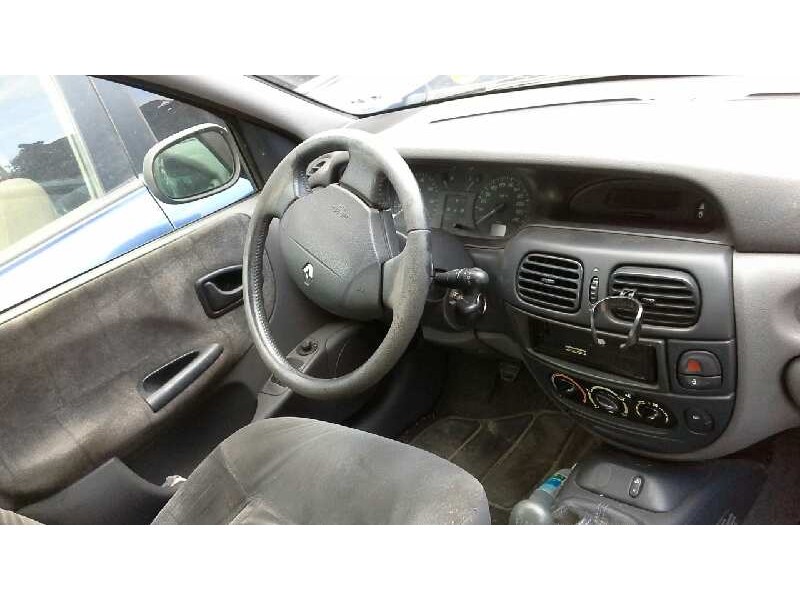 renault megane i fase 2 berlina (ba0) del año 2000
