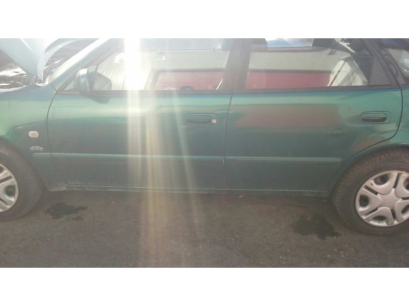 toyota corolla (e11) del año 2001