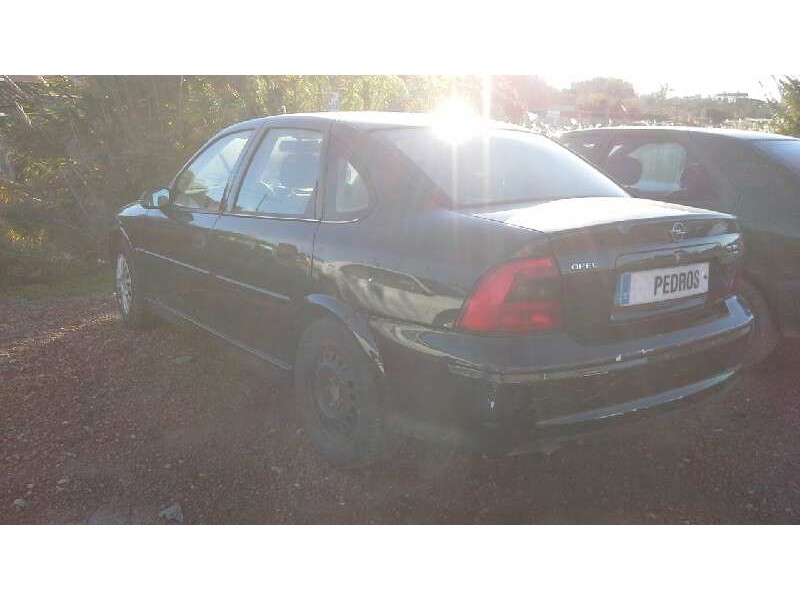 opel vectra b berlina del año 2003
