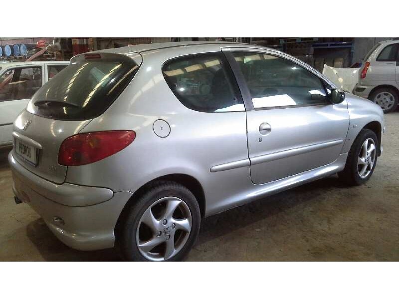peugeot 206 berlina del año 2003
