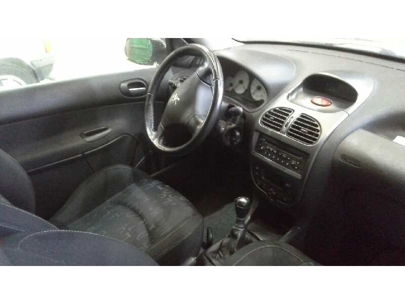 peugeot 206 berlina del año 2003
