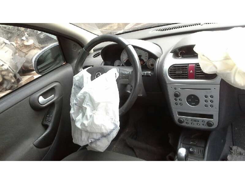 opel corsa c del año 2003
