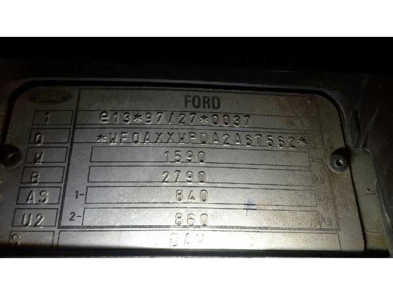 ford focus berlina (cak) del año 2003