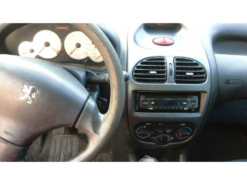 peugeot 206 berlina del año 2005